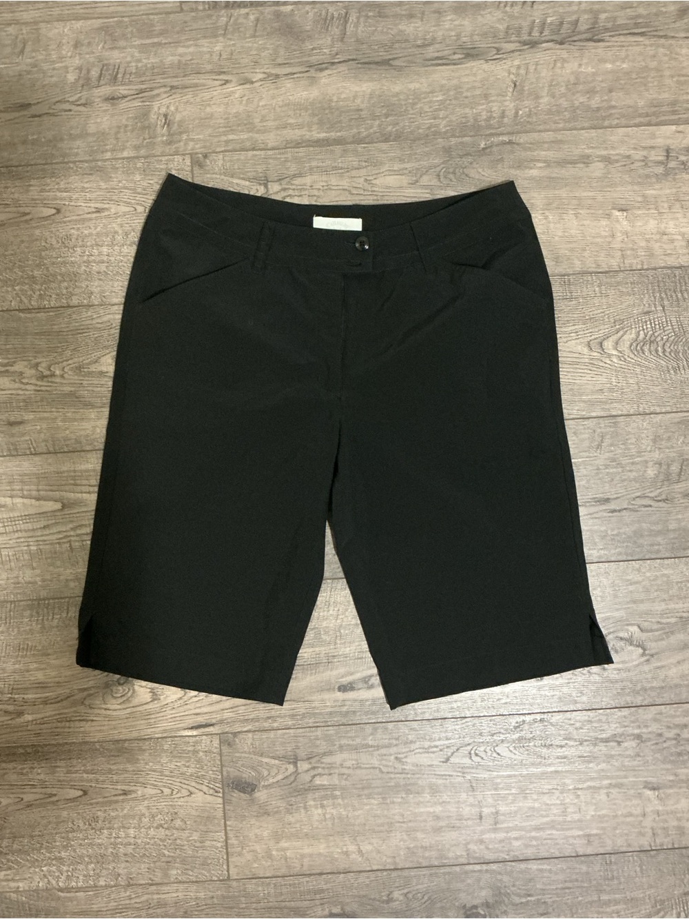 Women’s Golf Shorts - Plain Black - Size 4 Callaway Modest Bermuda